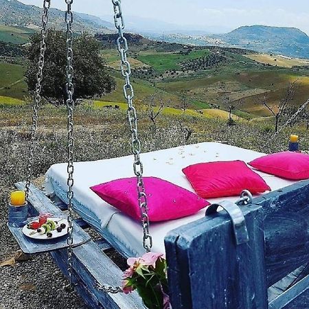 アロラ Casa Ceratonia Bed & Breakfast エクステリア 写真
